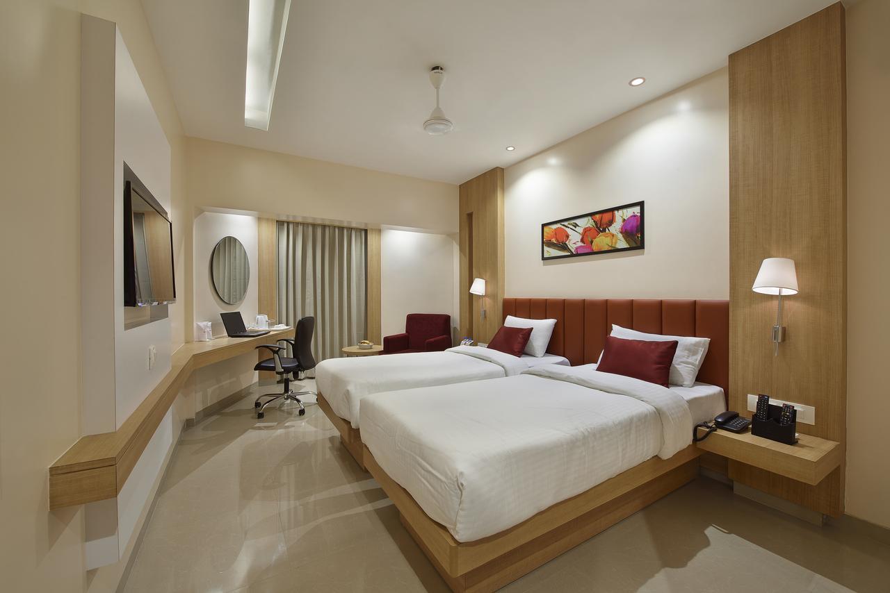 The Eastern Hotel Ankleshwar ภายนอก รูปภาพ